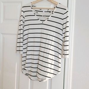 Striped 3/4 sleeve shirt